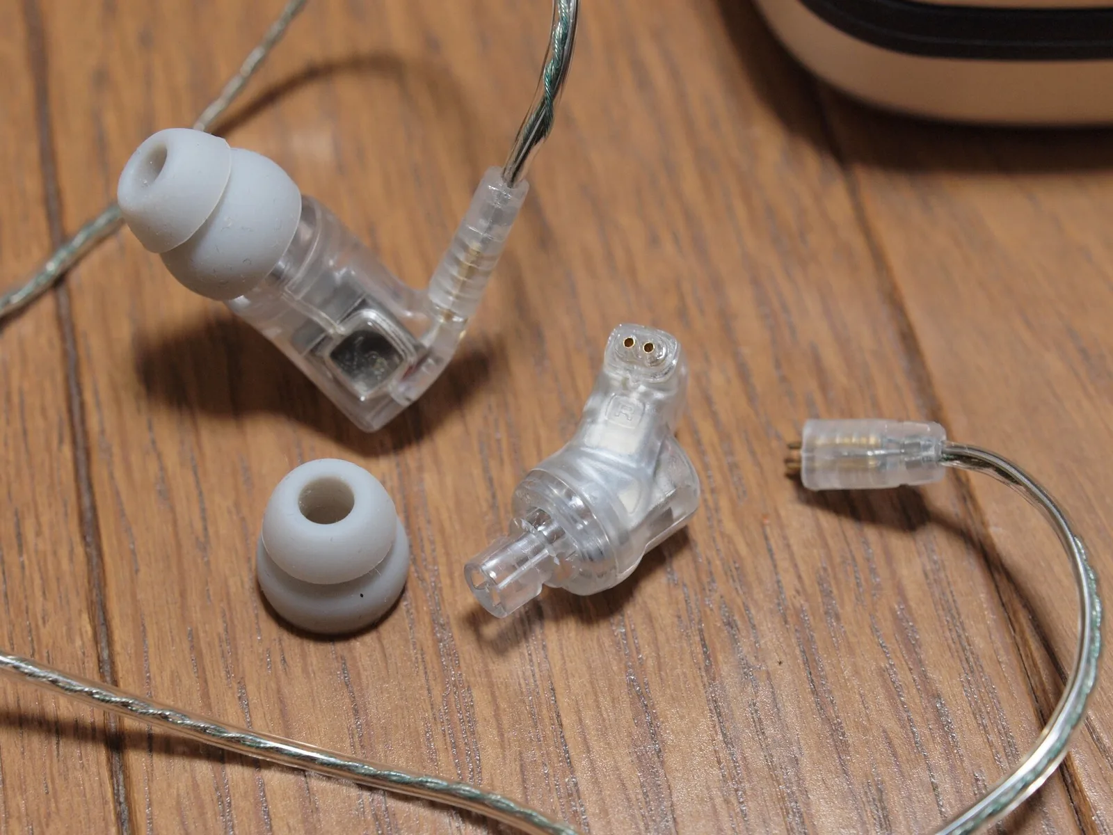 Tai nghe in-ear IEM + hộp đựng cứng — ảnh 3