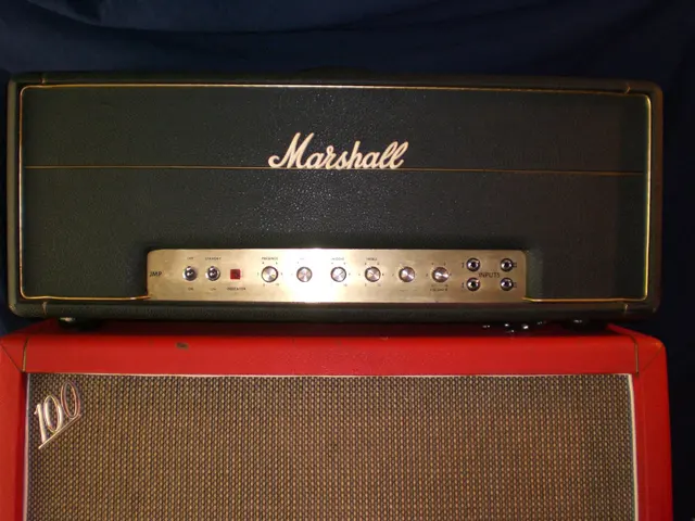 Loa bluetooth Marshall — bass chắc
